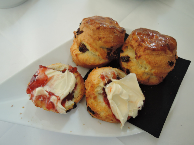 Gallery Mess - Saatchi Gallery