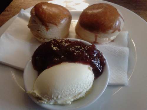 Scones at The English Restaurant