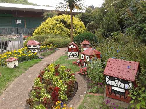 vauxhall park model village