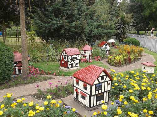 vauxhall park model village